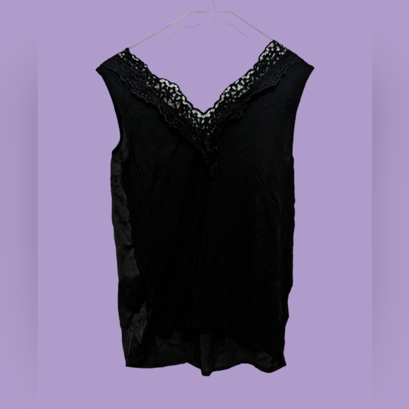 H&M Modern Classic Black V Neck Lace Detail Blouse, Size XS - Picture 1 of 3